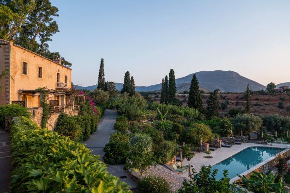 Wedding resorts in Greece Kinsterna hotel