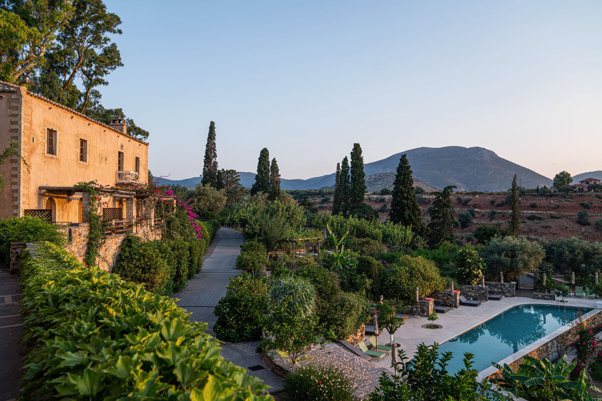 Wedding resorts in Greece Kinsterna hotel