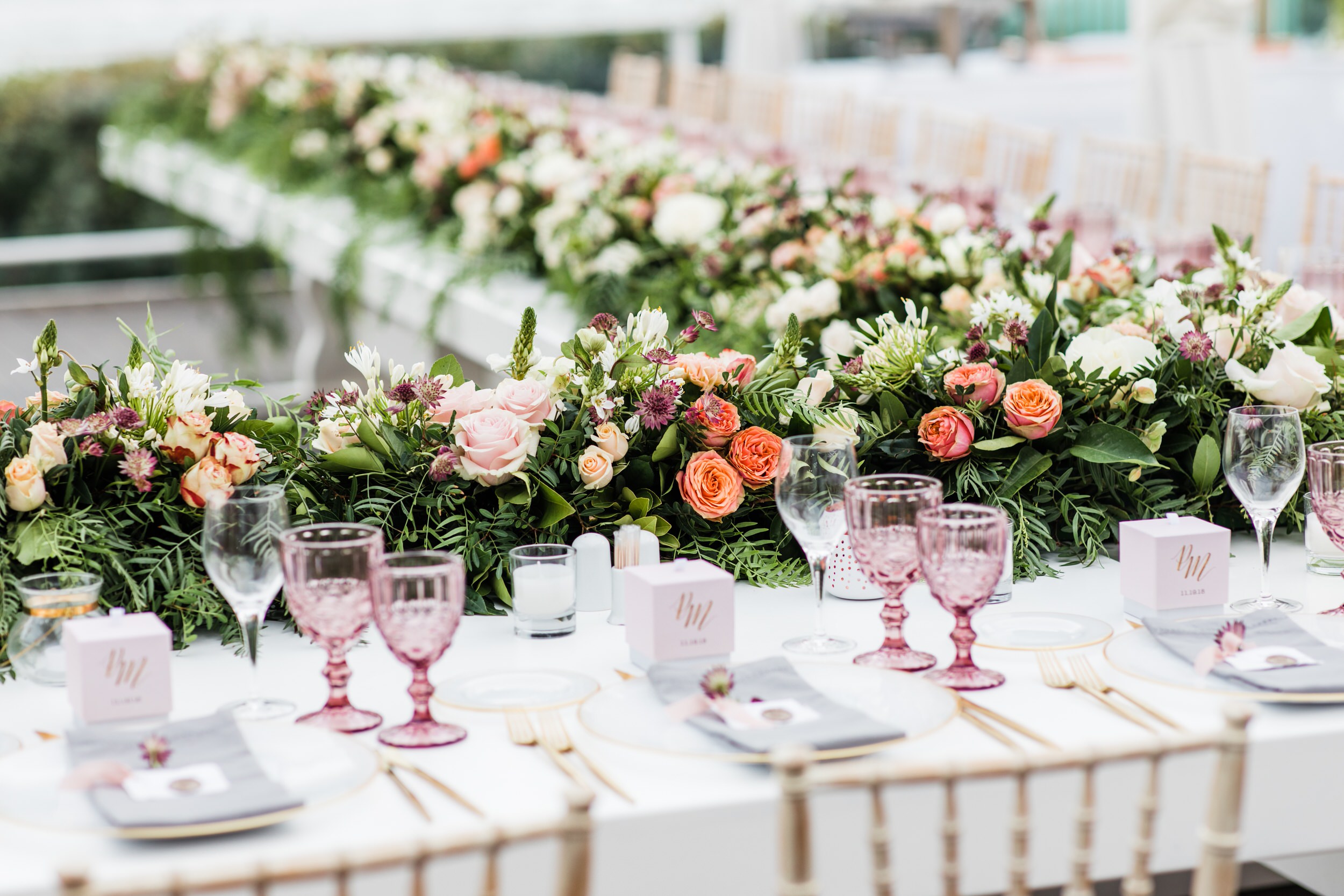 Wedding flowers in Greece table decorations