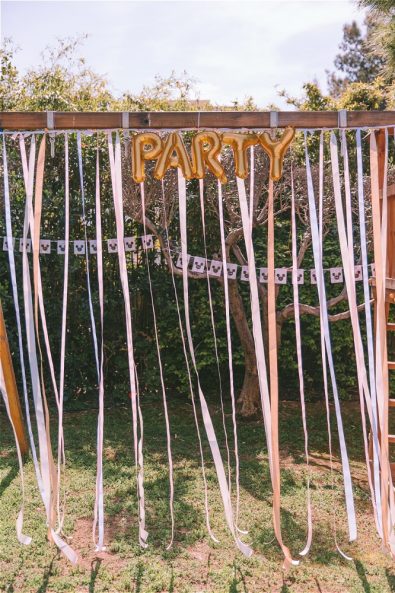 White and pink ribbons and Minnie Mouse party cardss