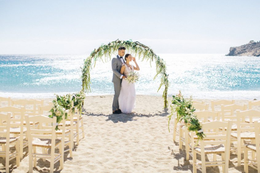 Elegant beach wedding in Mykonos