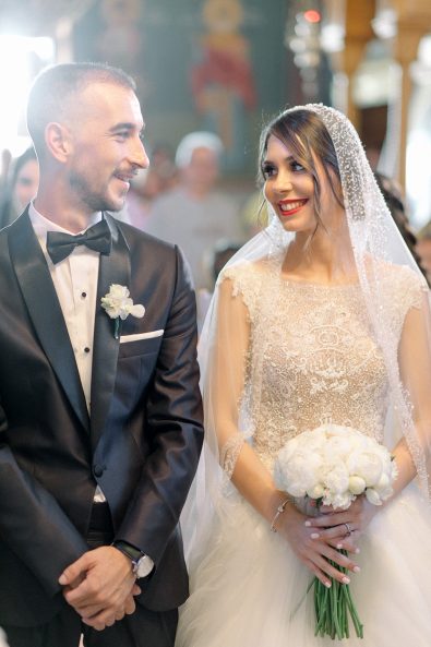 Minimal and chic wedding ceremony in church