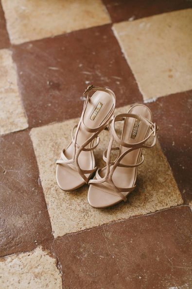Classy and minimal nude Guess bridal high heels.