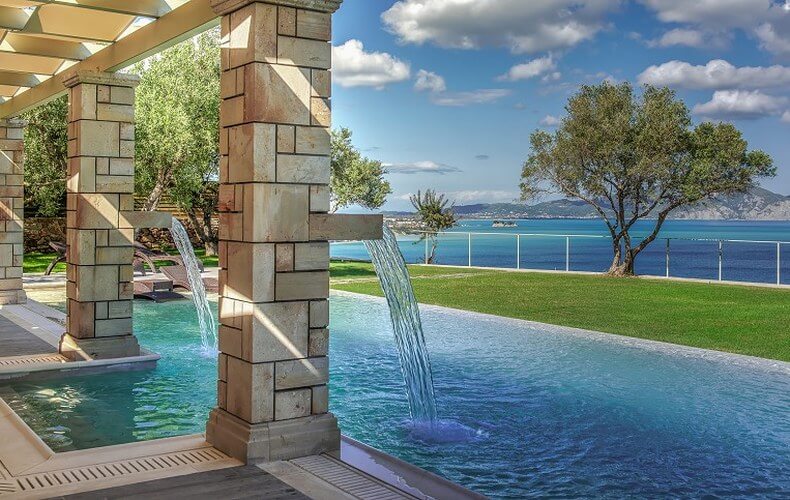 Artina Luxury villa pool