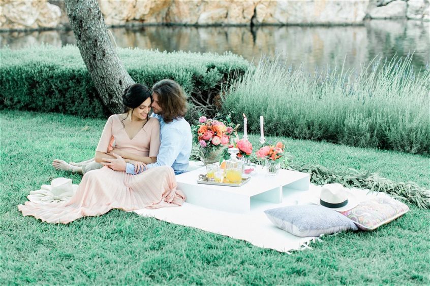 couple picnic at lake vouliagmeni