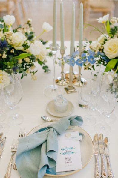 Art de la table setup with candles