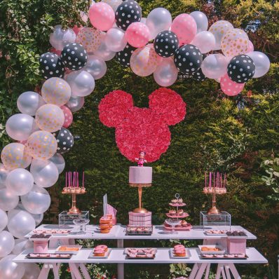 Minnie Mouse party candy bar full of sweets