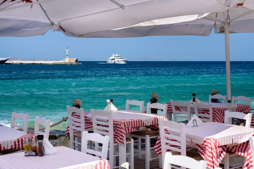 Seaside tavern in Mykonos