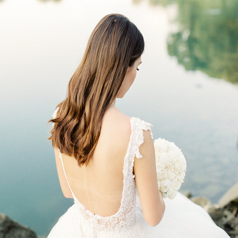 Photo of the bride with the bridal bouquet