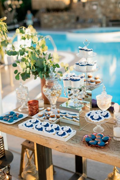 Candy bar with flowers