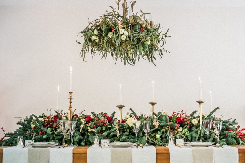 Great table decorations for a wedding in Greece